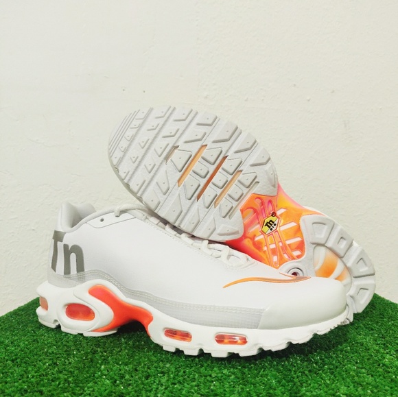 Nike Air Max Plus TN SE Big Logo White Orange Nike Air Max Plus TN SE Big Logo White Orange